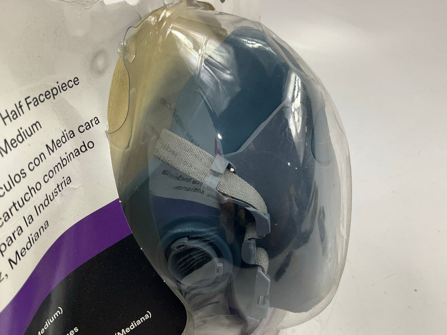 3M 37078 Half Facepiece Respirator Silicone Mask OV / P95 Size Medium 09-2029