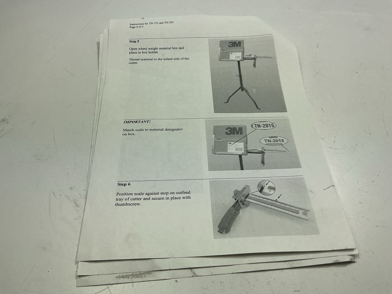 3M 61404 Wheel Weight System Roll + 61479 Universal Cutting Tool W/ TN252 Stand