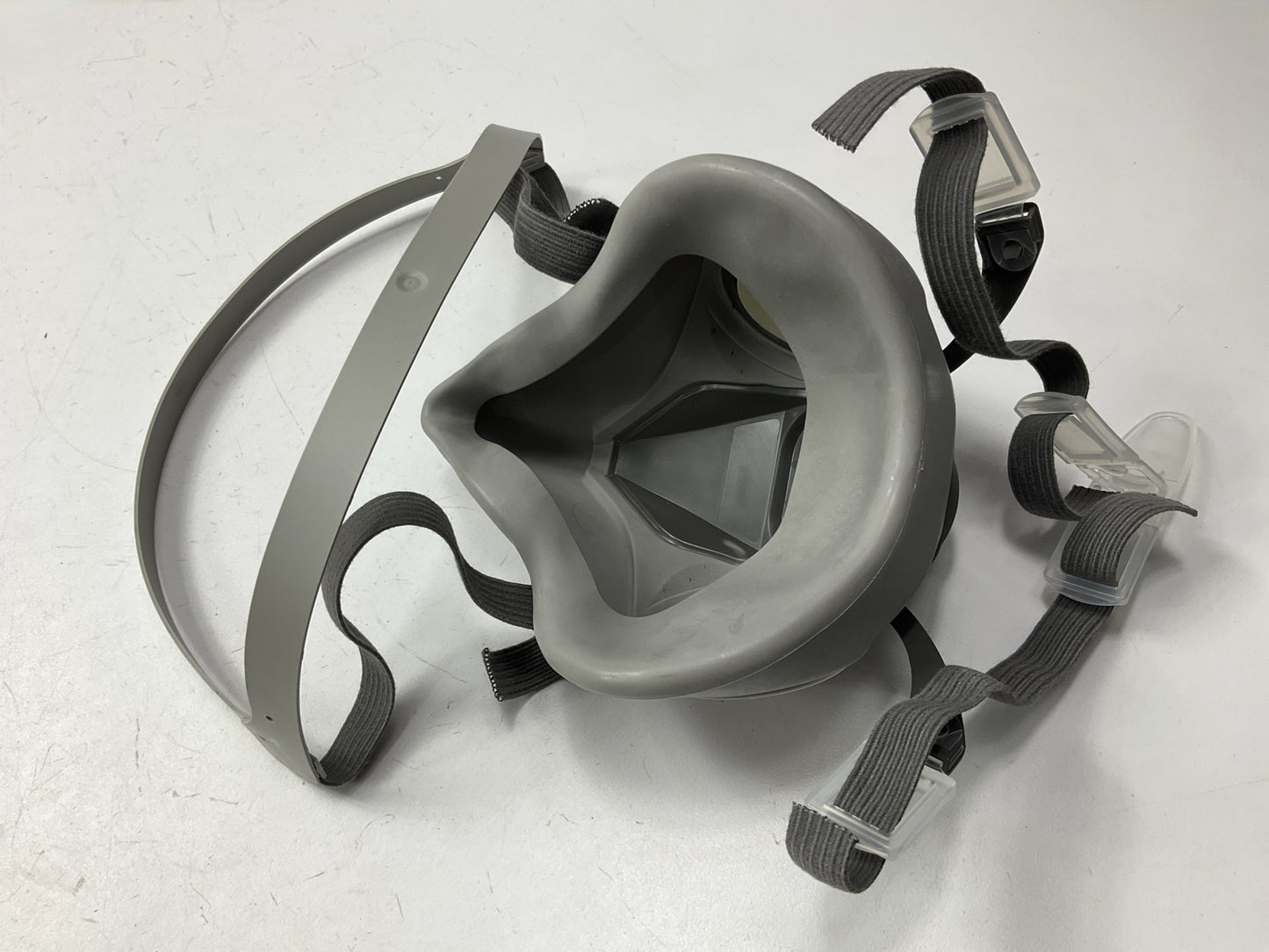 New 3M 6200/07025 Half Facepiece Reusable Respirator Mask - Size Medium