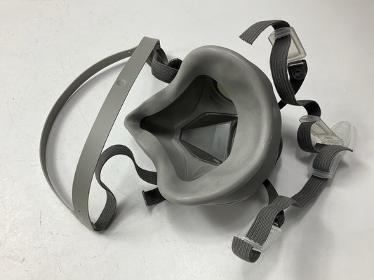 New 3M 6200/07025 Half Facepiece Reusable Respirator Mask - Size Medium