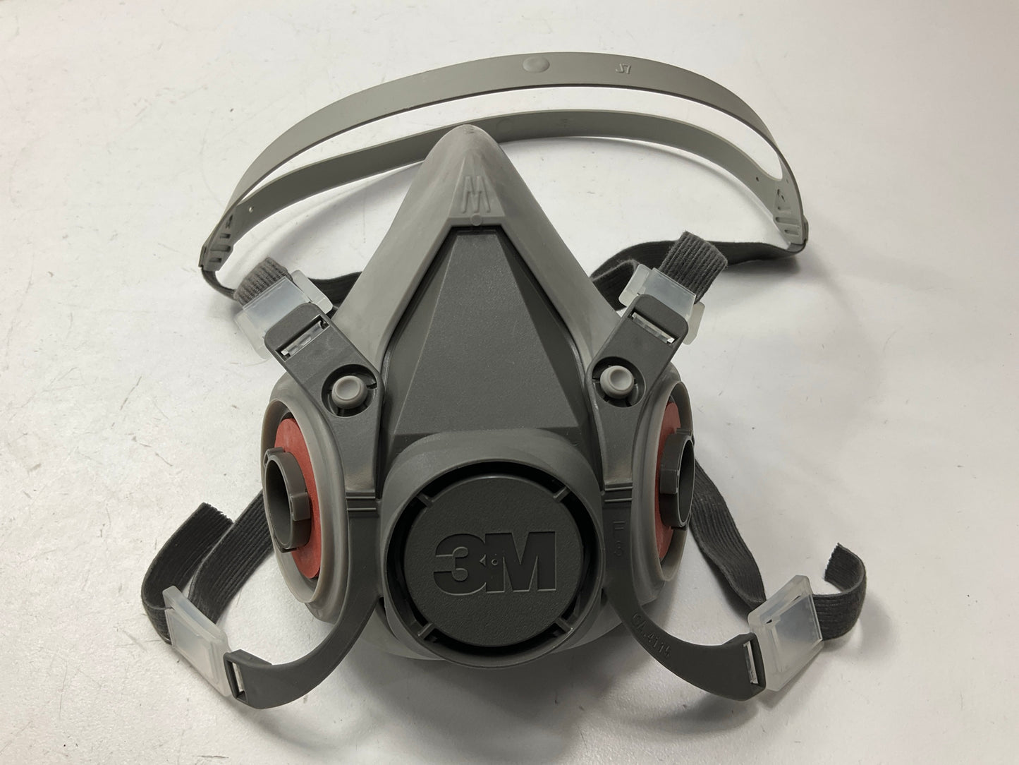 New 3M 6200/07025 Half Facepiece Reusable Respirator Mask - Size Medium