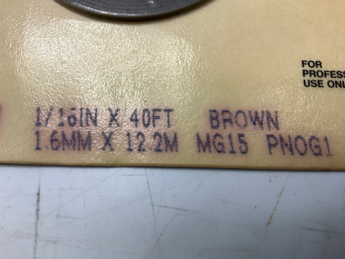 3M 70107 Pinstripe Striping Tape - 1/16'' X 40' Brown Stripe Tape