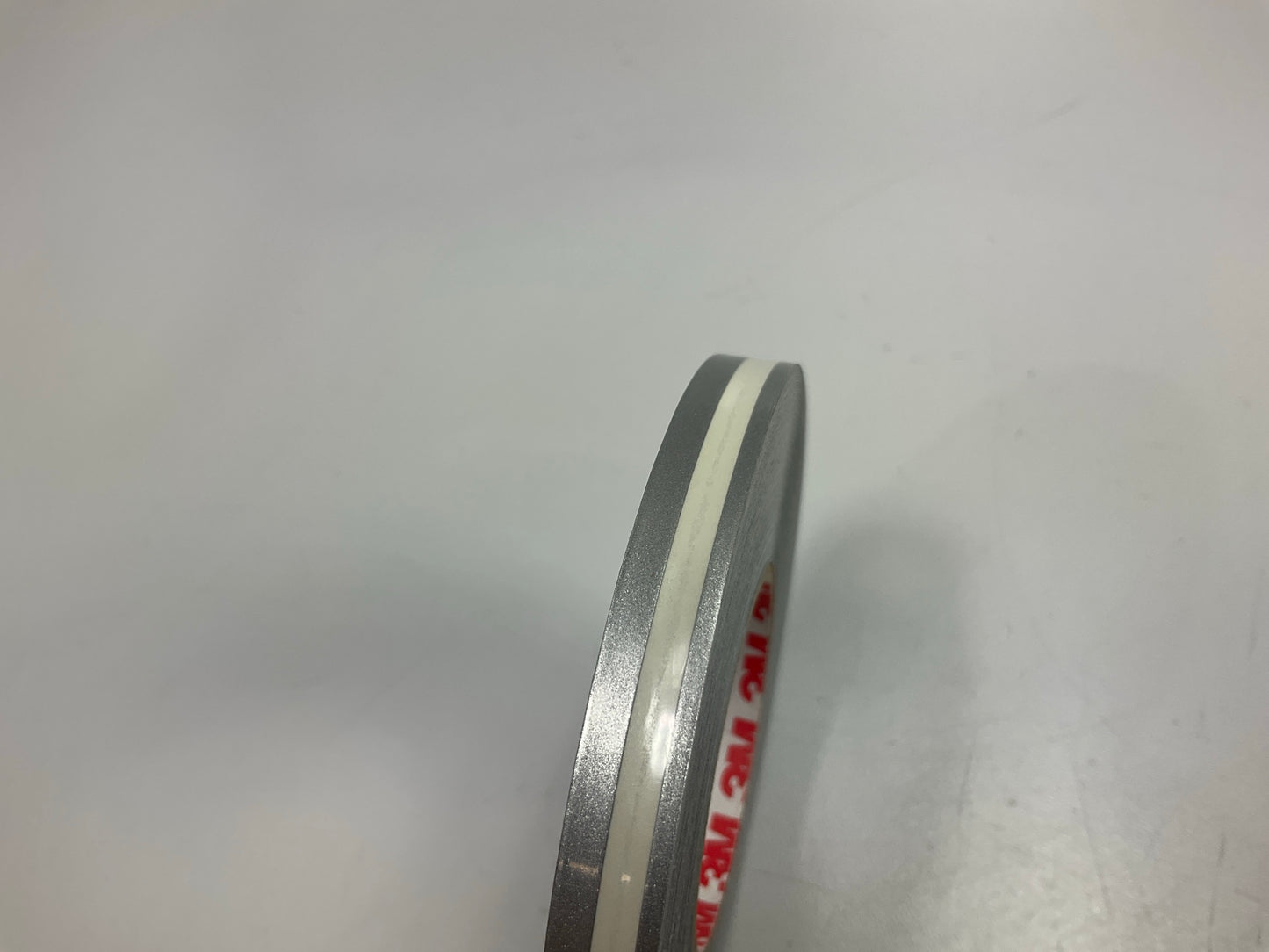 3M 71305Scotchcal Striping Stripe Tape - 5/16 In Width X 50 Ft Silver Metallic.