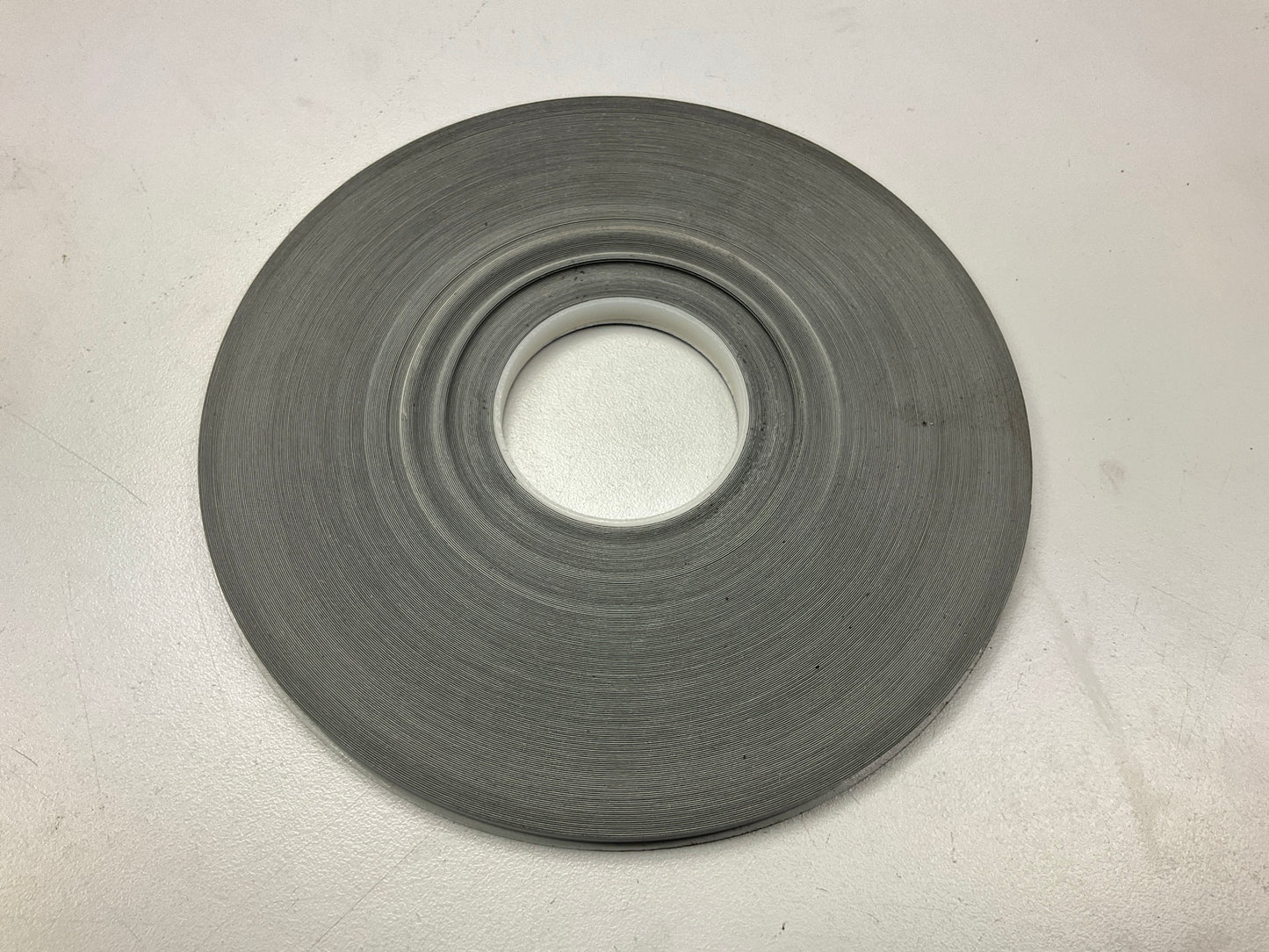 3M 72019 Pinstripe Striping Tape 3/16'' X 150' Elite Medium Gray.