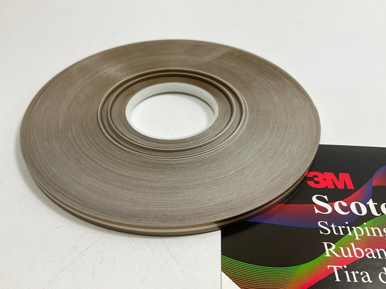 3M 72099 Scotchcal Bright Gold Metallic Striping Automotive Tape 3/16'' X 150'