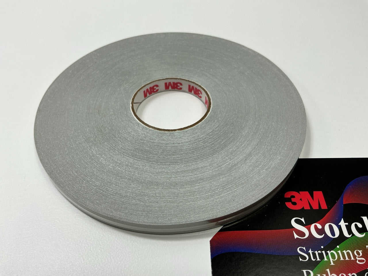 3M 72323 Pinstripe Striping Tape - 5/16'' X 150 Feet - ''Silverchips'' Color