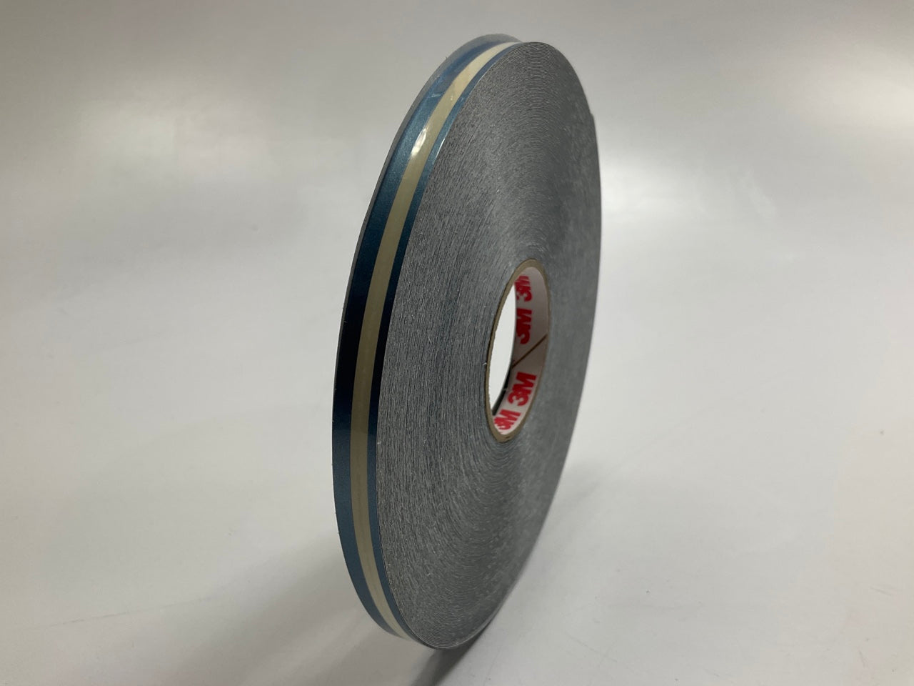 3M 72343 Scotchcal Pinstripe Striping Tape 5/16'' X 150' Silver Blue Stripe Tape