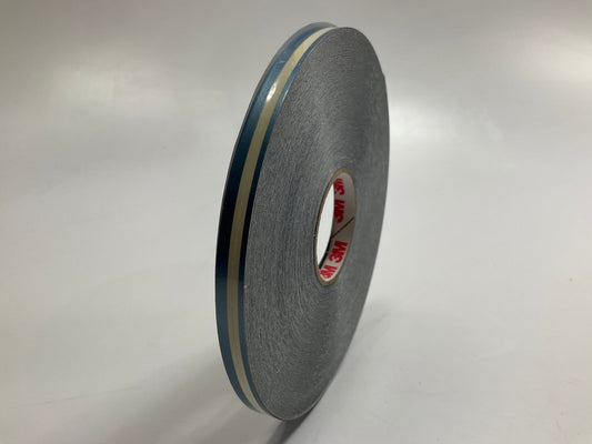 3M 72343 Scotchcal Pinstripe Striping Tape 5/16'' X 150' Silver Blue Stripe Tape