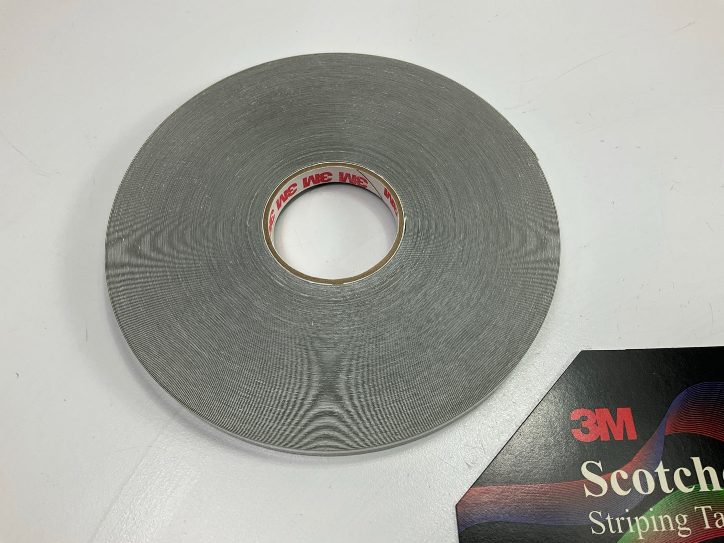 3M 72373 Pinstripe Striping Tape 5/16'' X 150 Feet, Gray