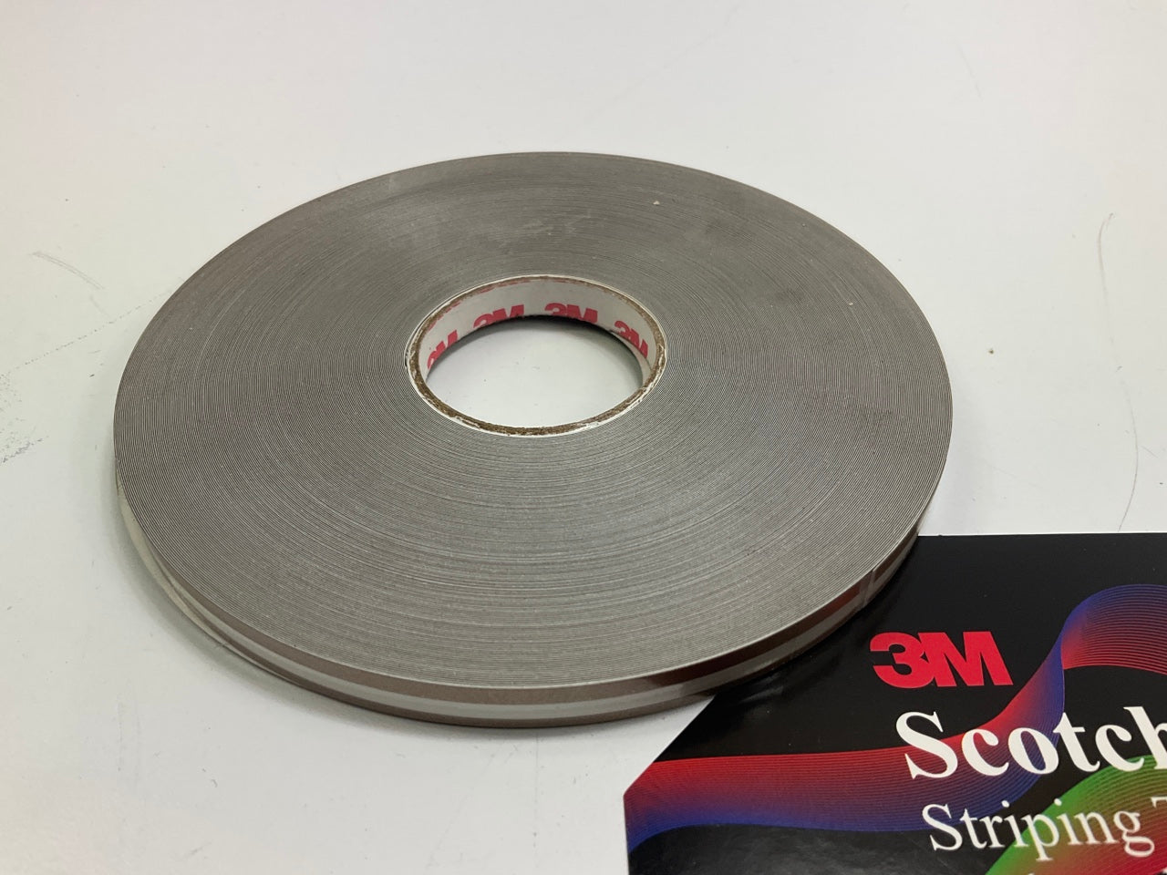 3M 72385 Pinstripe Striping Tape Light Gold Metal 5/16'' In X 150' Double Stripe