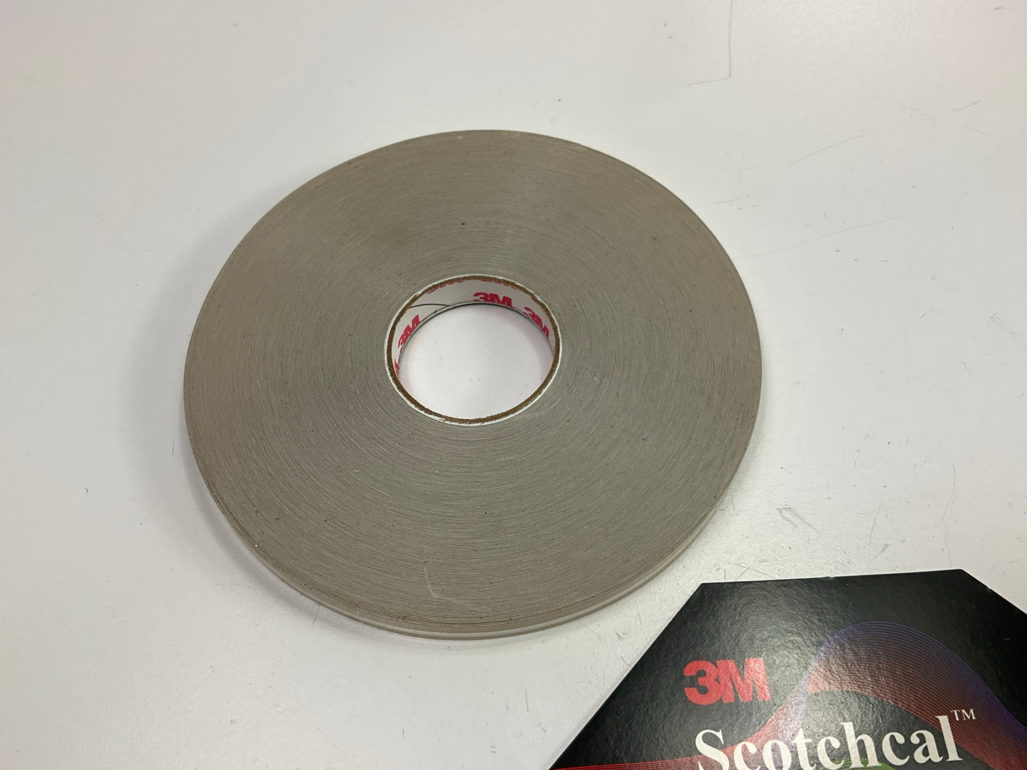 3M 72517 Pinstripe Striping Tape - 3/8'' X 150' Tan