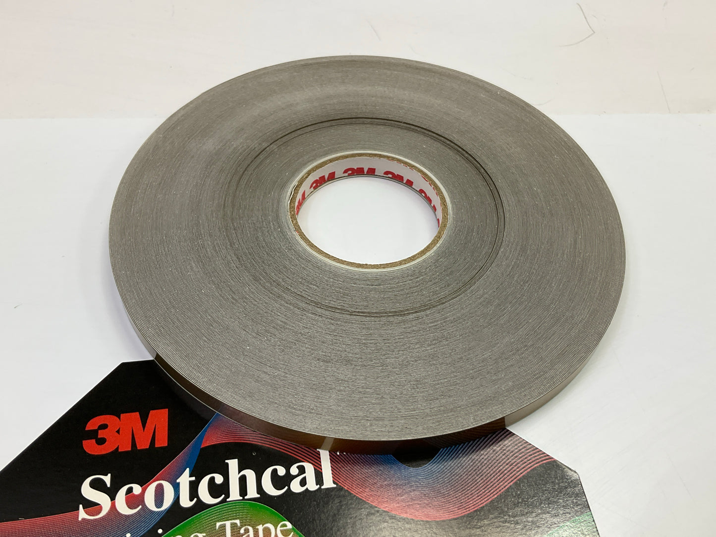 3M 72603 Pinstripe Striping Auto Stripe Tape, 1/4'' X 150 Feet, Gold Metallic