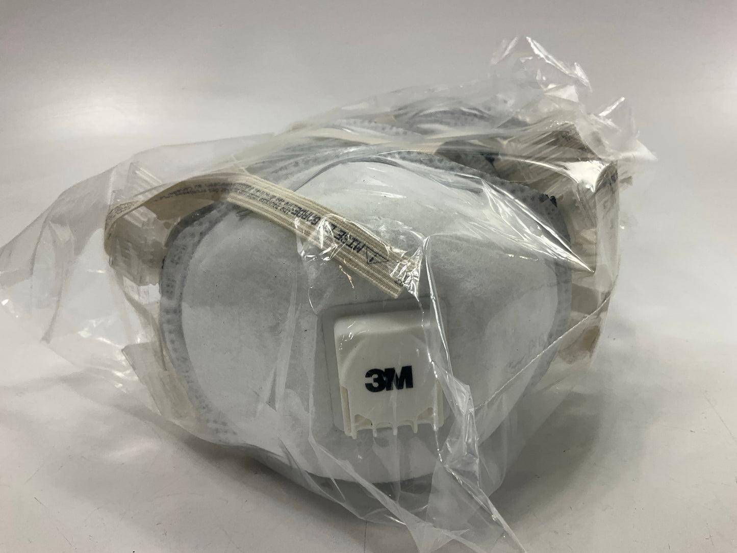 3M 8214 N95 Particulate Respirator Protection Masks Exhalation Valve (10 Pack)