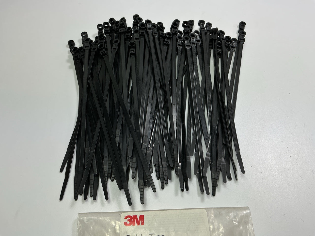 3M CT8BK50S-C Screw Mount 8'' Long, 50 Lb Cable Ties, 100 / Pack