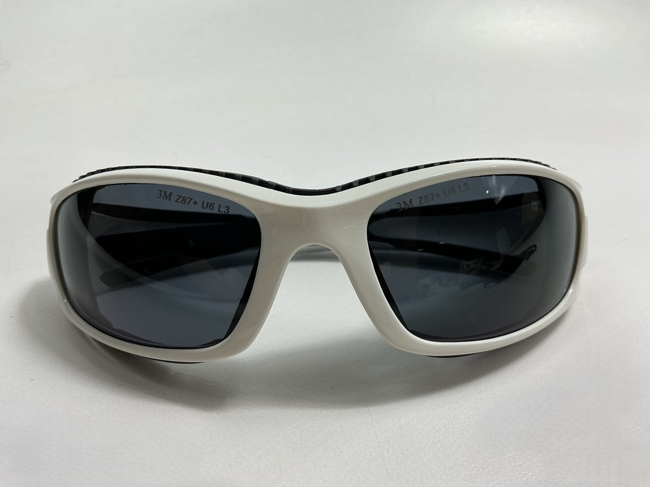 3M SS1502AF-W Safety Sunwear Glasses 1500 Series, White, High Quality