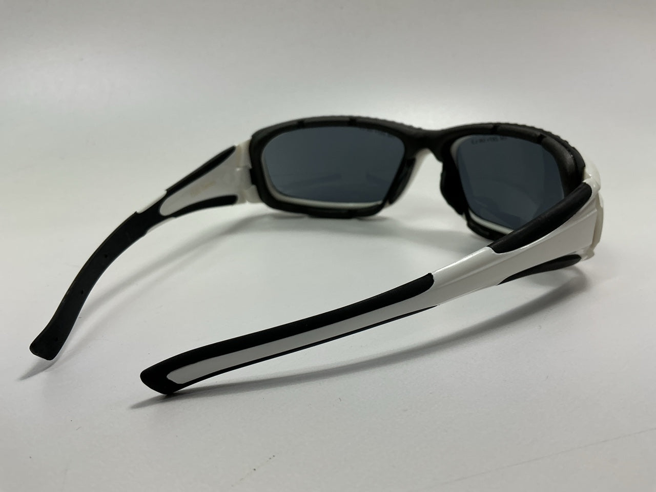 3M SS1502AF-W Safety Sunwear Glasses 1500 Series, White, High Quality