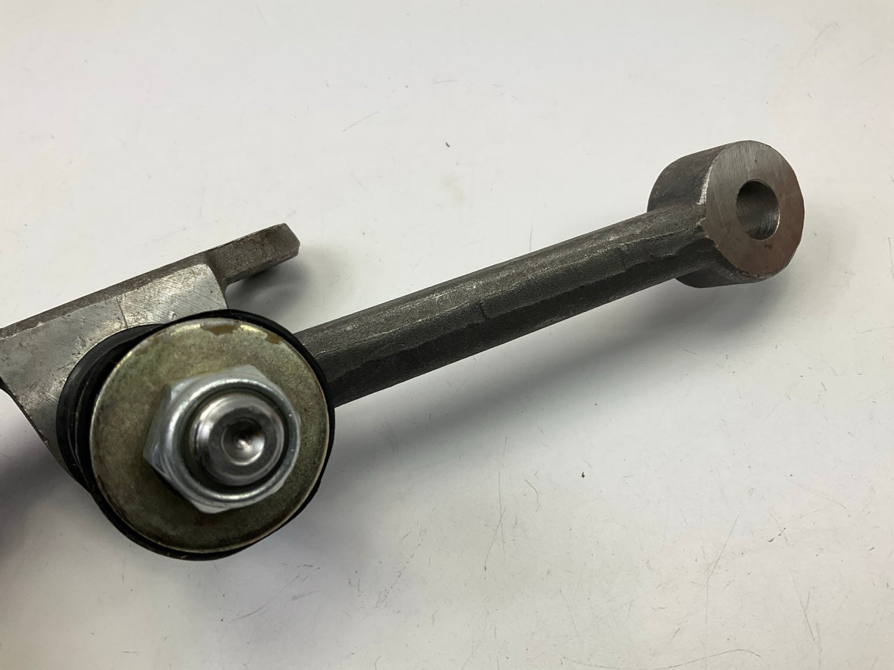 GENUINE 555 45490-35100 Steering Idler Arm For 1979-1983 Toyota Pickup RWD
