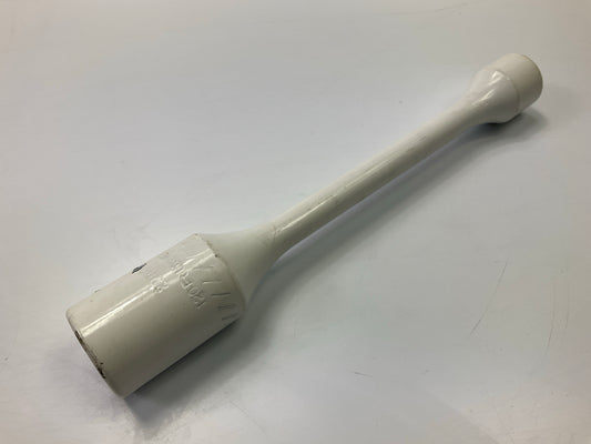 Accutorq 10-0339 1/2'' Drive 22mm 154 Ft/Lbs Aqua Torque Lug Nut Stick Bar WHITE