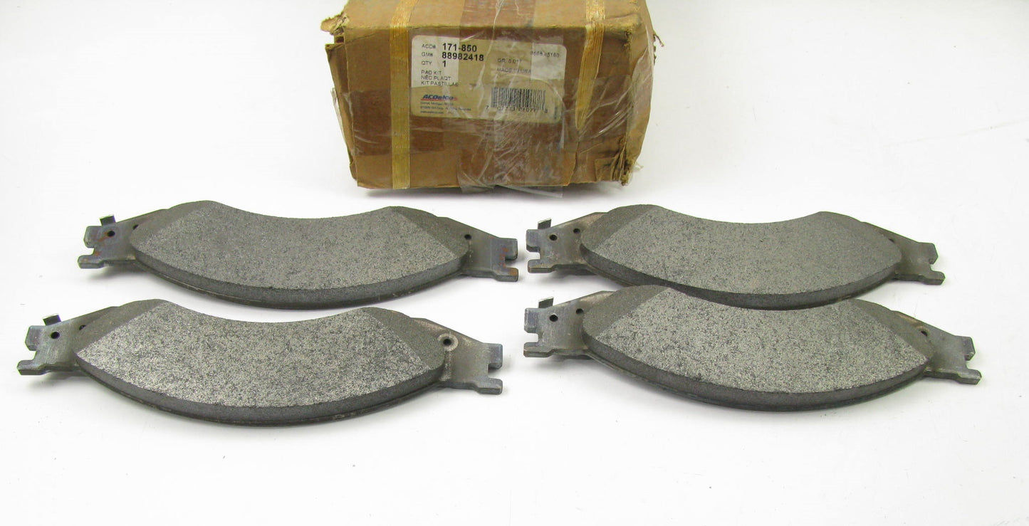 NEW GENUINE Acdelco 171-850 FRONT Brake Pads OEM GM # 88982418