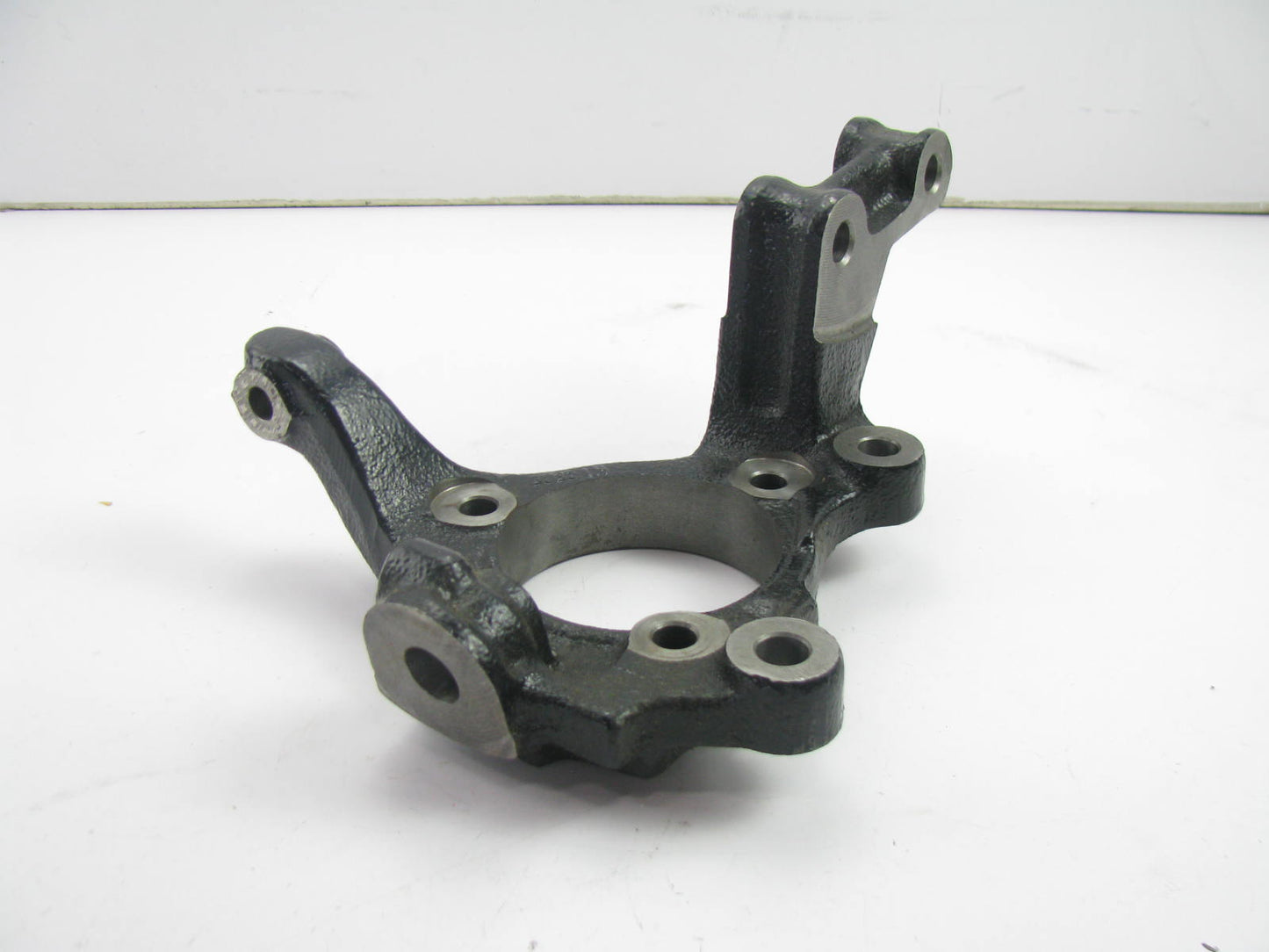 NEW OEM GM 18023735 FRONT RIGHT Steering Knuckle - 2000-2013 Impala POLICE H/D