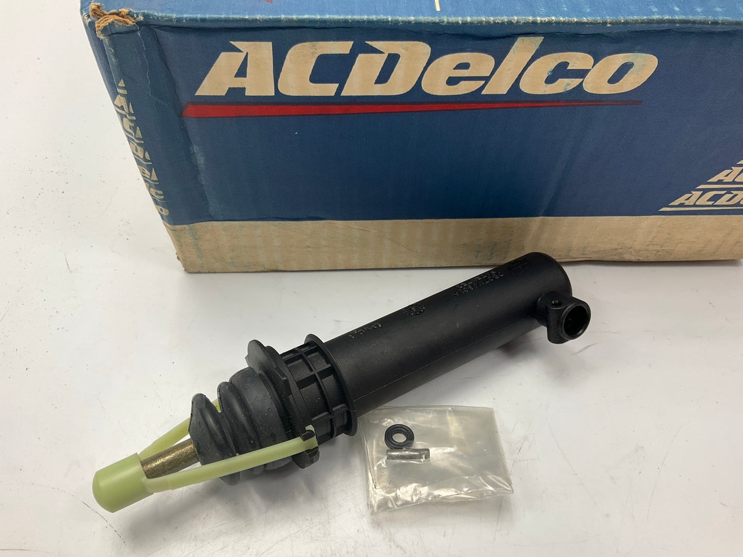 ACDelco 18F146 Clutch Slave Cylinder For 1993 Ford Bronco, 1993-1995 F-150