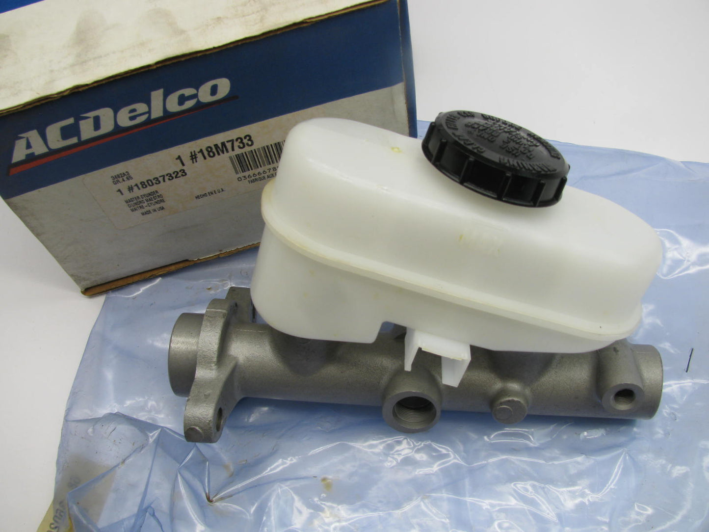 Acdelco 18M733 Brake Master Cylinder 1995-96 Ford Crown Victoria PI W/O ABS TCS