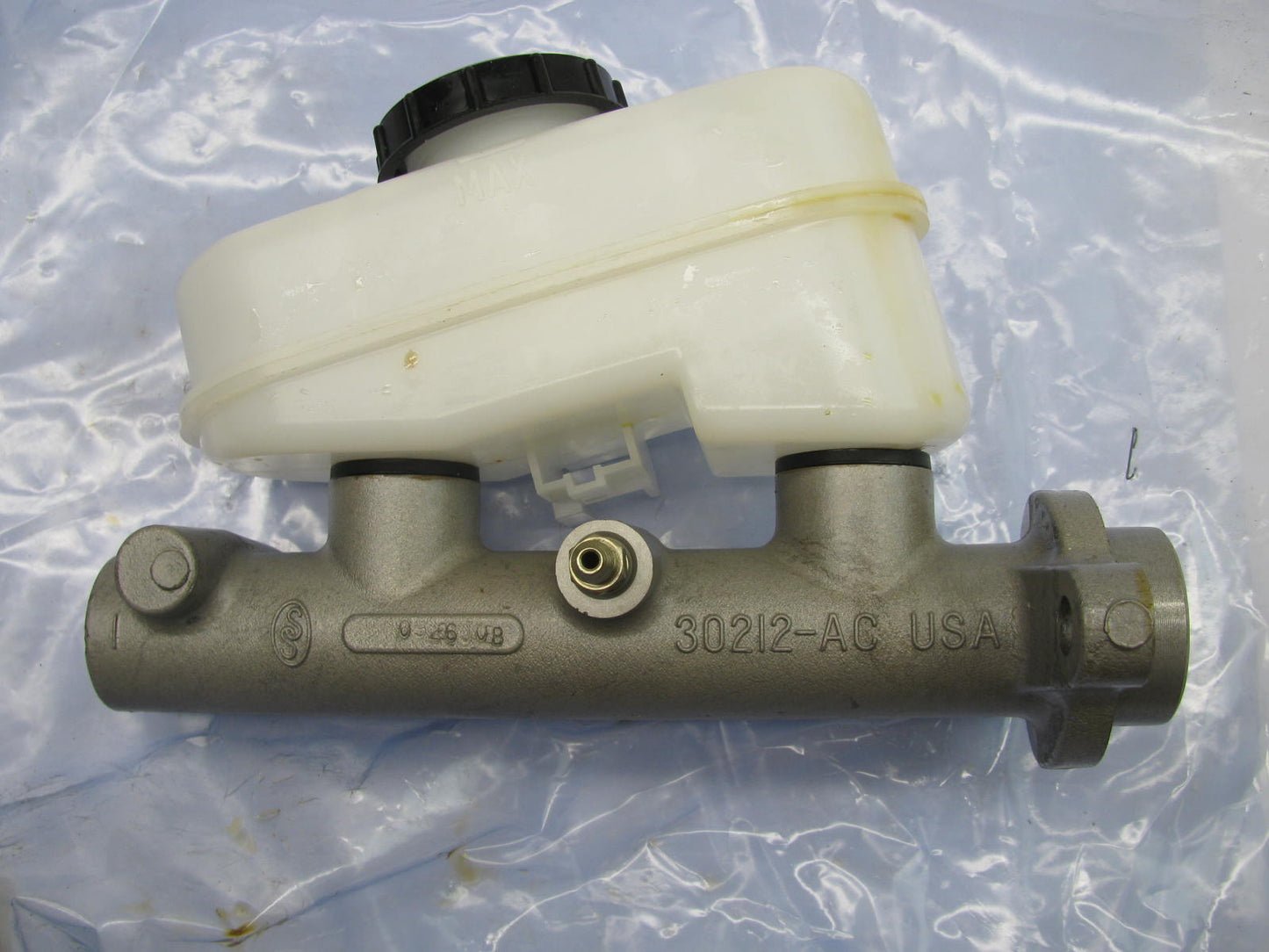 Acdelco 18M733 Brake Master Cylinder 1995-96 Ford Crown Victoria PI W/O ABS TCS