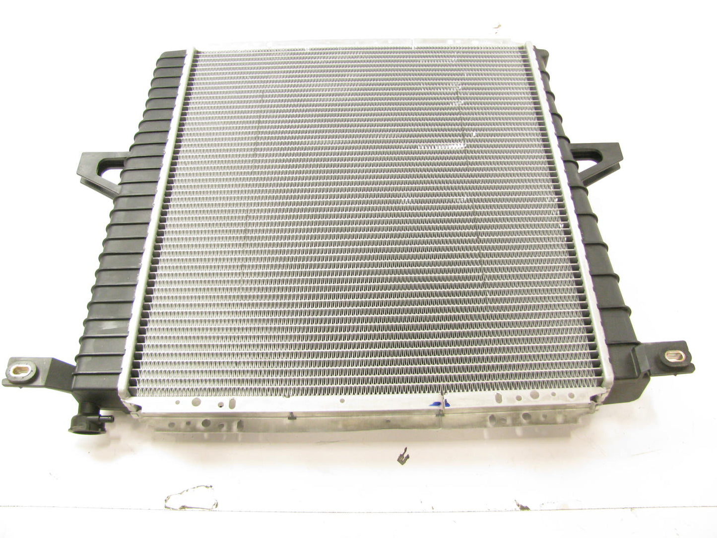 Acdelco 21315  2-Row Radiator Assembly For 1997-1999 Ford Explorer 4.0L V6