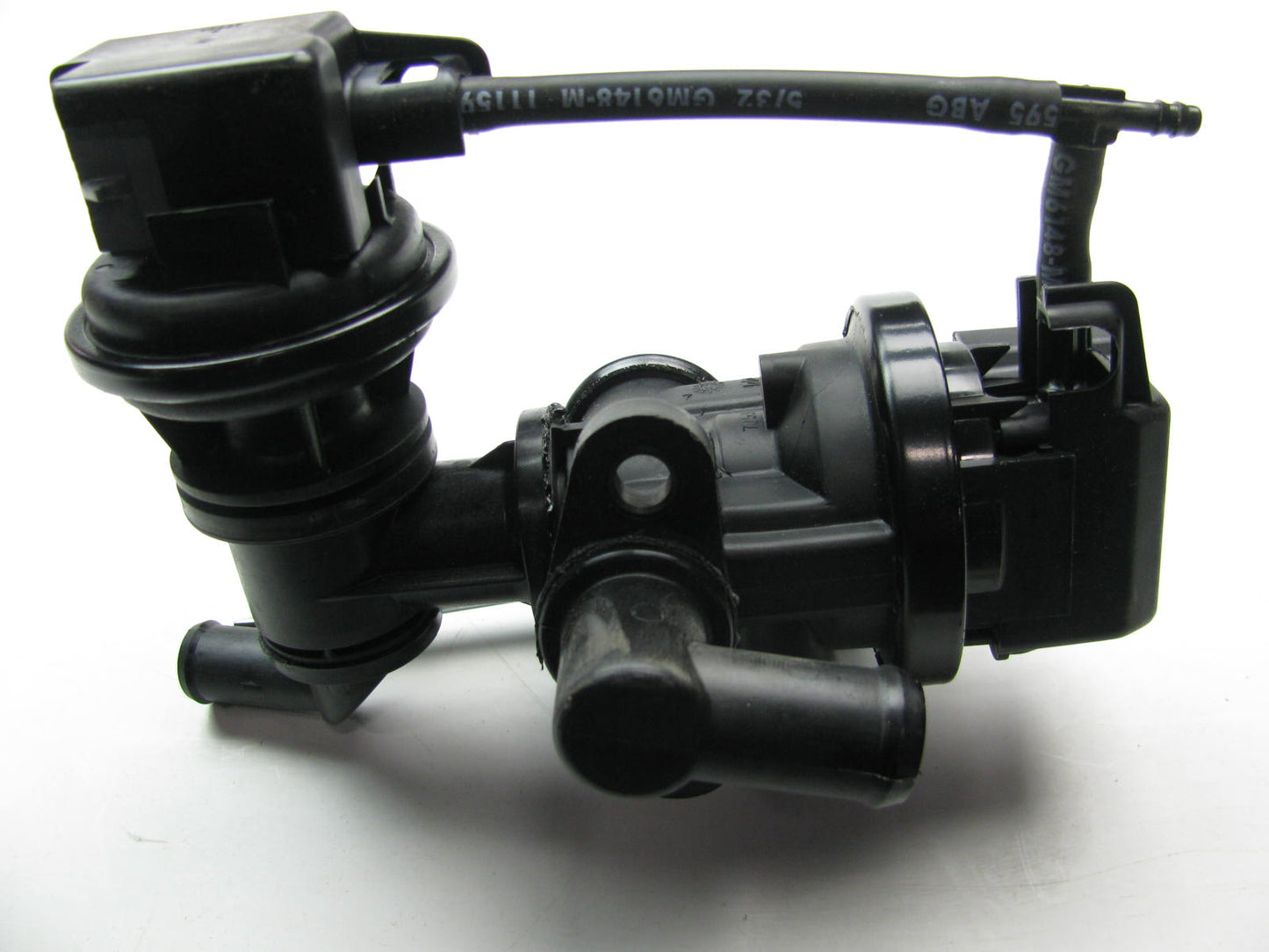 Genuine OEM GM 17074977  Air Bypass Smog Pump Diverter Valve:  Acdelco 214-60
