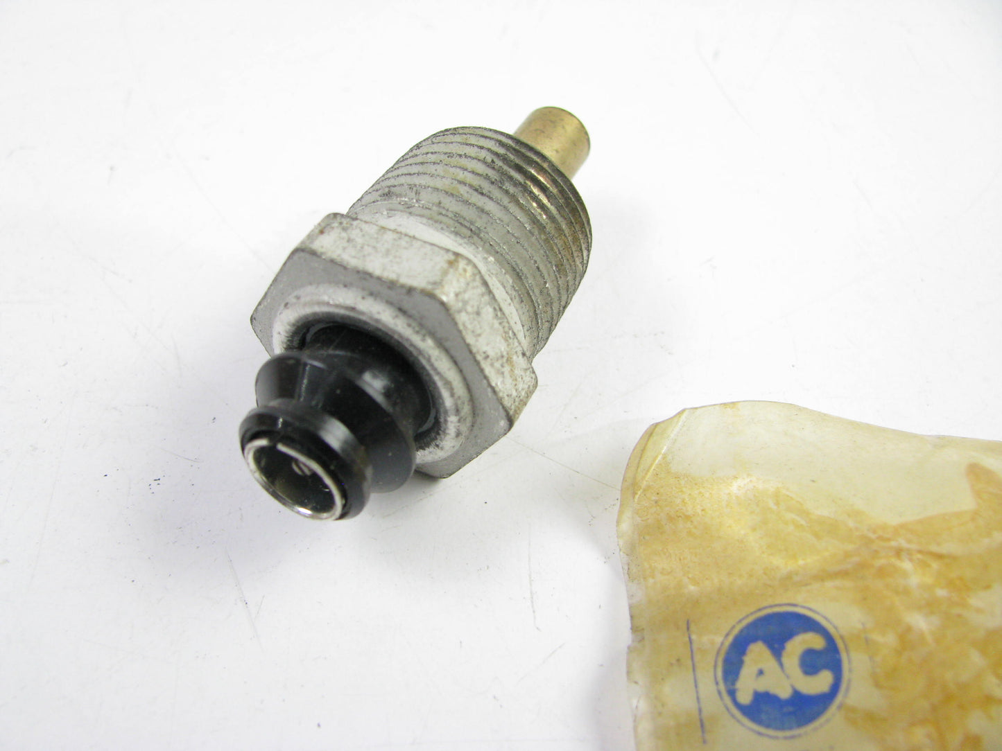 Acdelco 8993311 Engine Coolant Temperature Sensor Sender Switch