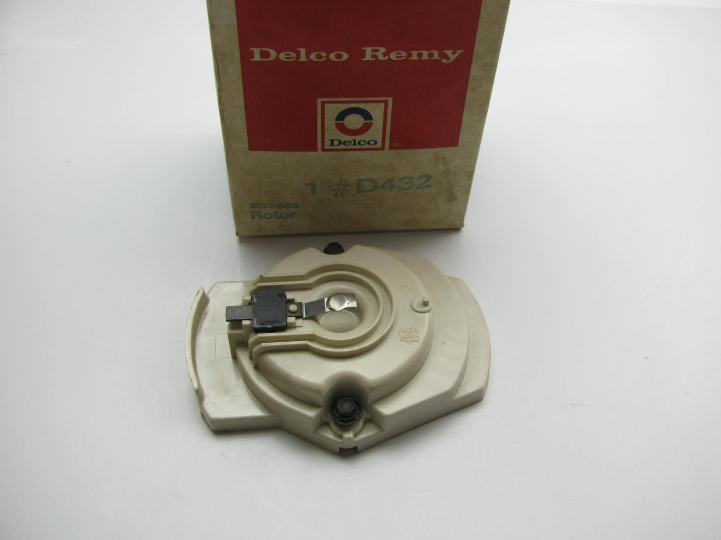 NEW GENUINE Distributor Rotor Delco Remy D432 GM Original Equipment # 1893669