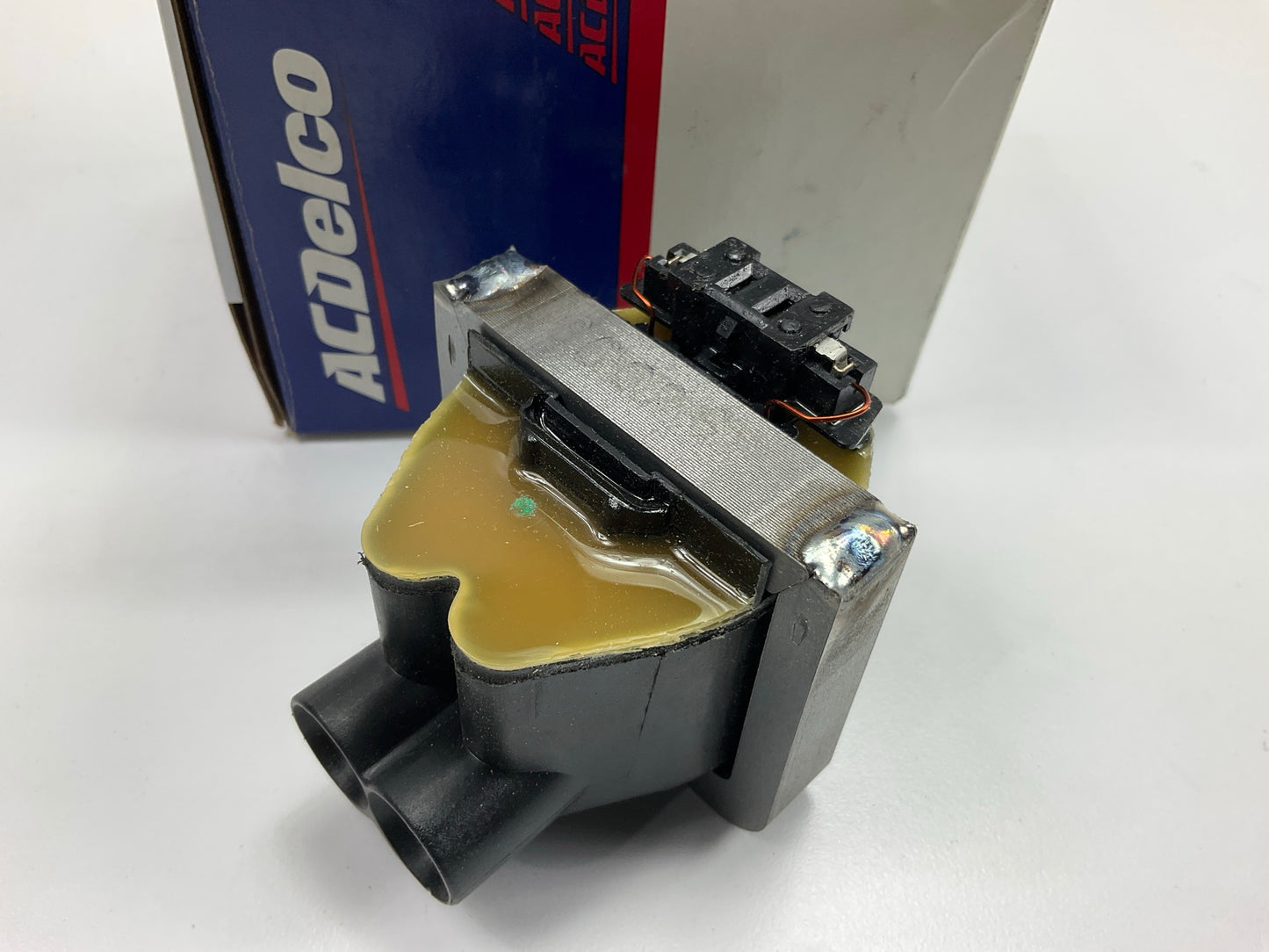 Acdelco D563 Ignition Coil OEM GM 10457109