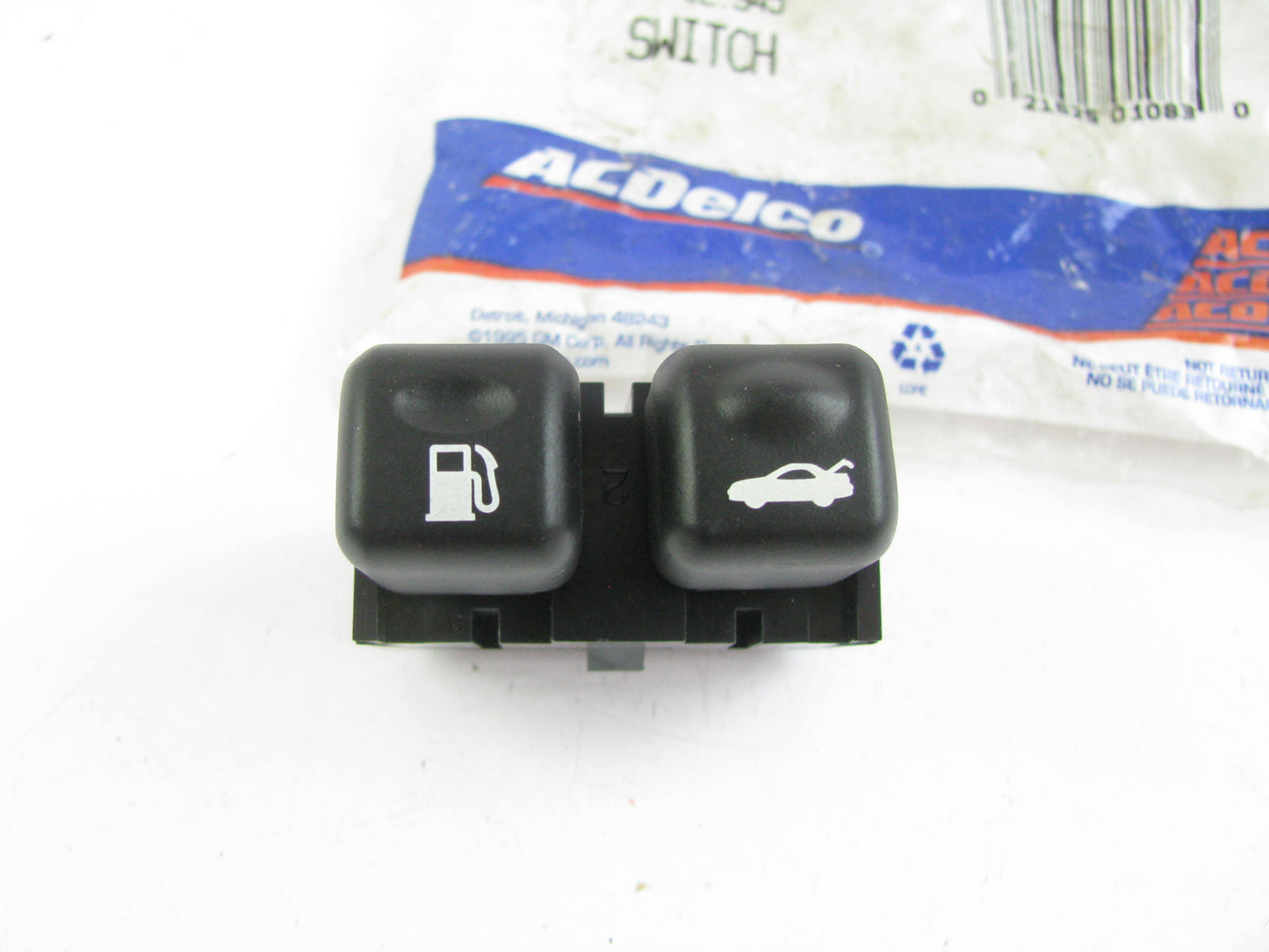 Acdelco D7040C Fuel Filler Door Trunk Release Switch For 00-04 Cadillac Seville