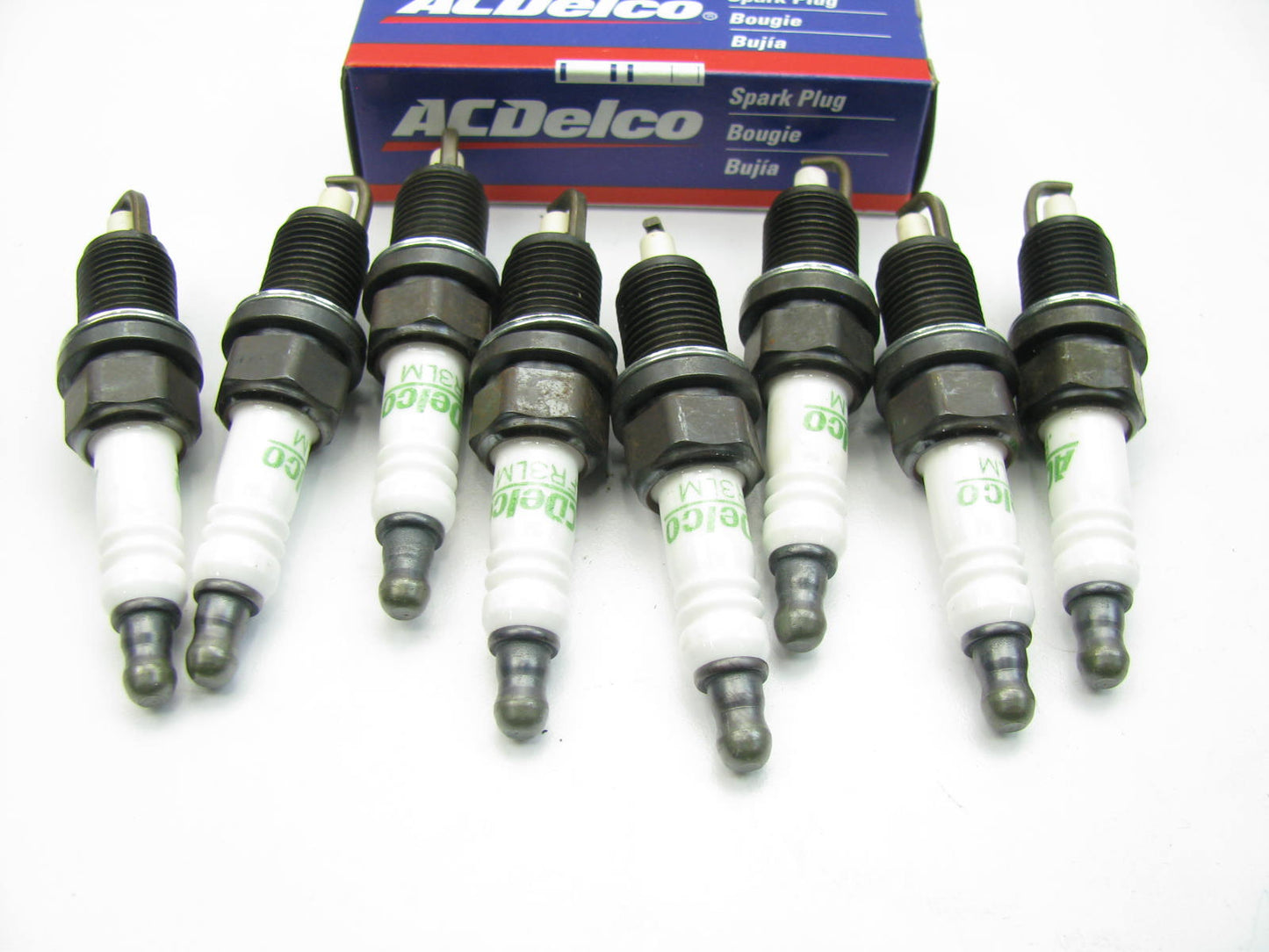 (8) NEW GENUINE OEM ACDelco FR3LM Spark Plugs - GM# 5614040