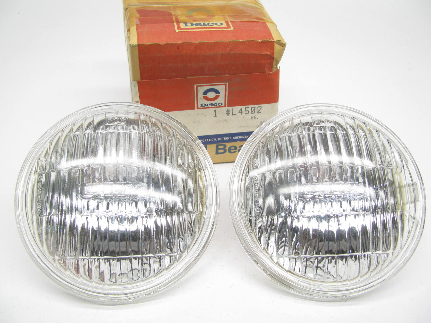 (x2) Acdelco L4502 50W 28V PAR36 Sealed Beam Bulb Lamp
