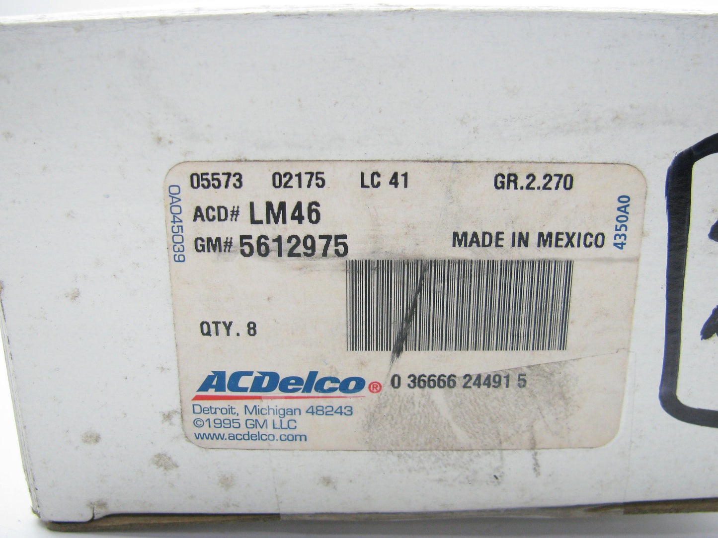 (8) Acdelco LM46 SMALL ENGINE Lawn Mower Spark Plugs