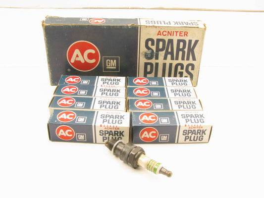 (8) Vintage Acdelco R42CXLS Spark Plugs