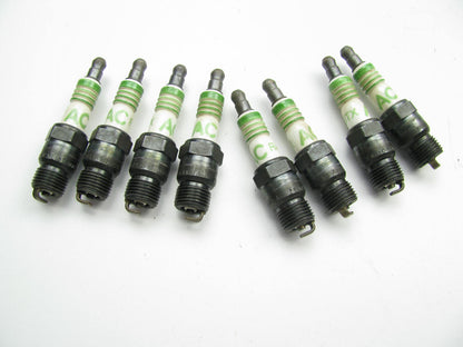 (8) New Vintage Acdelco R43TX Spark Plugs GM # 5613563