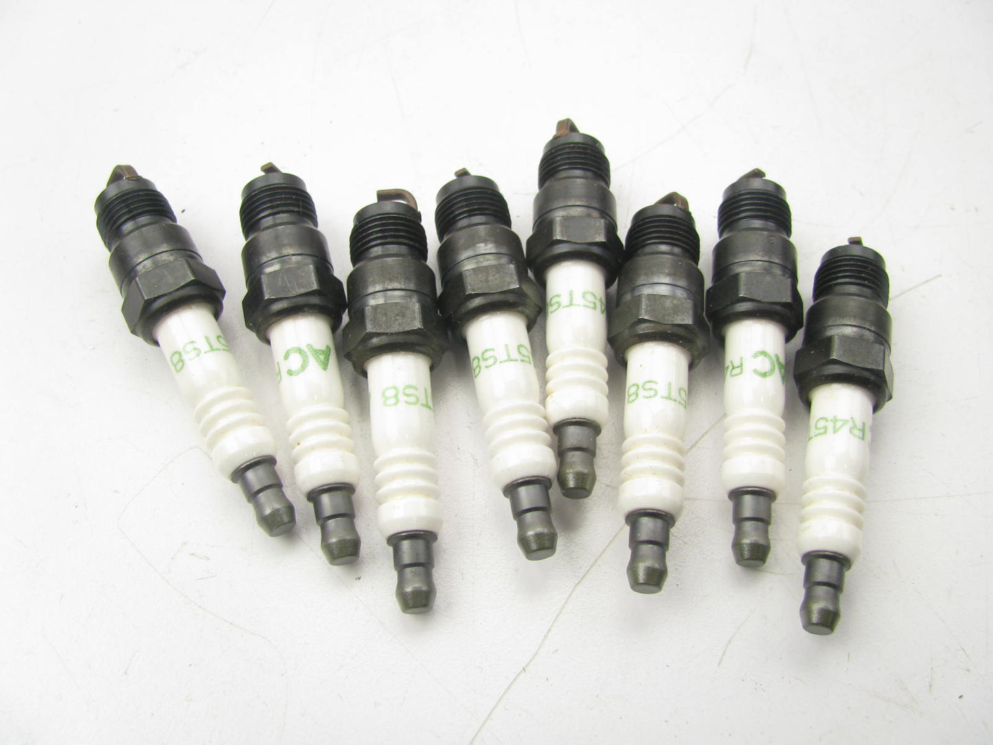 (8) Acdelco R45TS8 OEM GM Spark Plugs Replaces: 966 HR10BCZ RV15YC6 5028