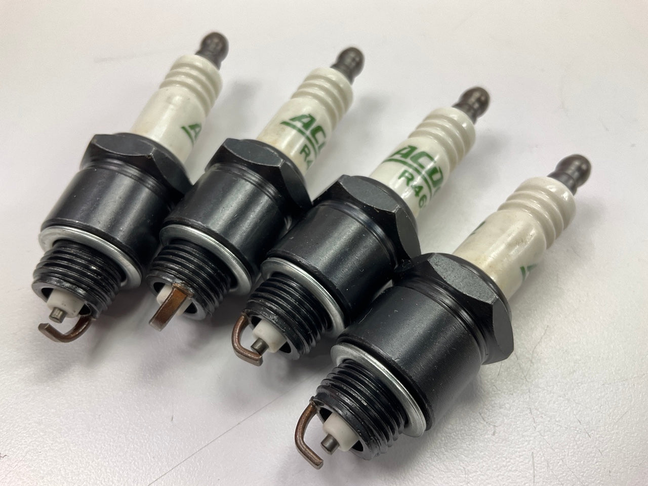 Pack Of 4 - Acdelco R46SZ Spark Plugs 19355455