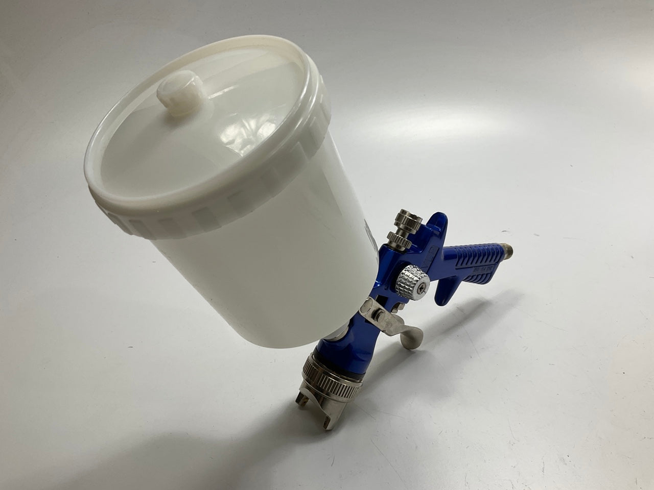 AES 507 1.7 Mm HVLP Gravity Feed Paint Spray Gun With 600cc Nylon Cup