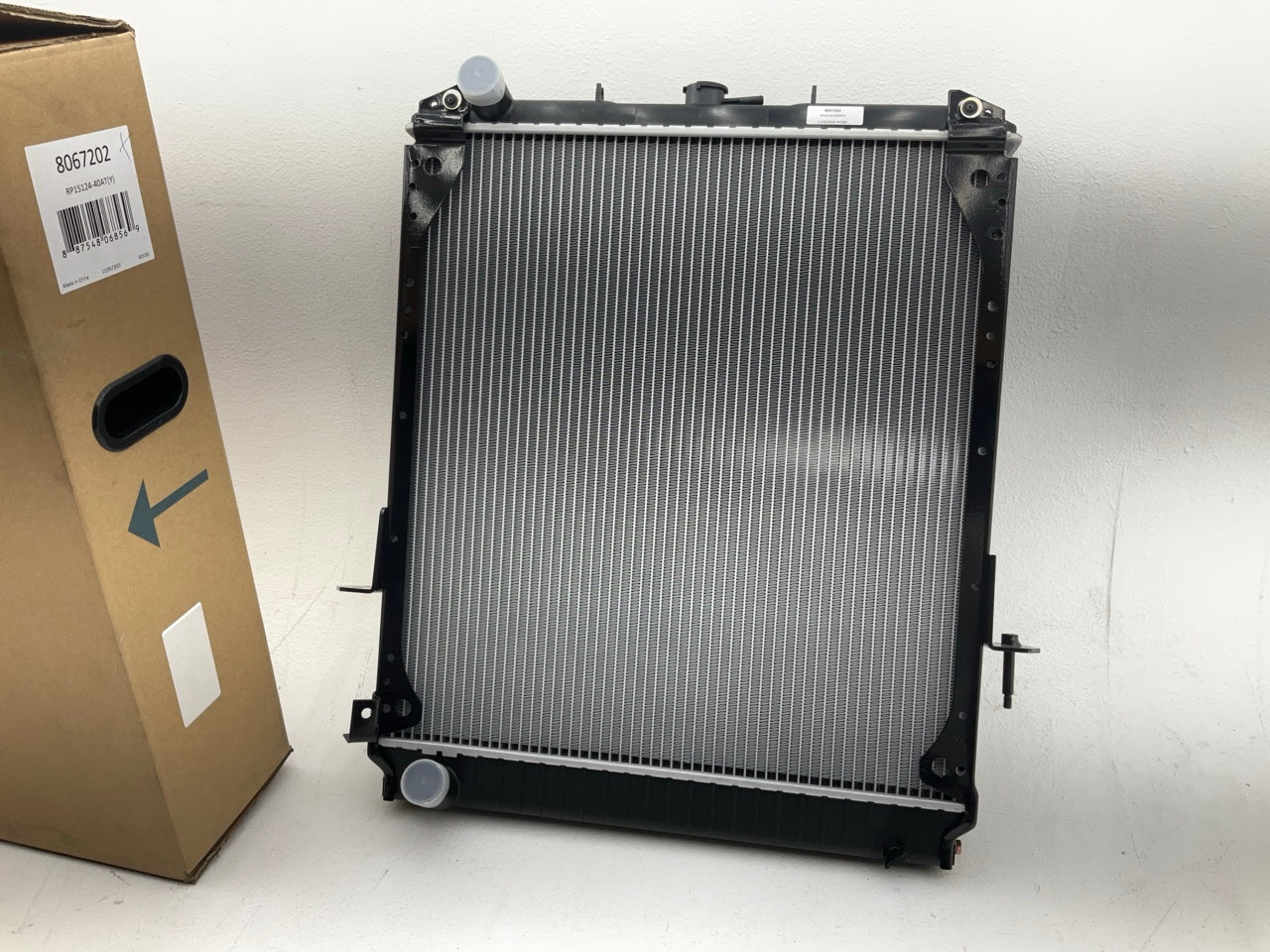 Agility 8067202 Radiator For 1999-2000 Chevy W3500 W4500 Tiltmaster 4.8L DIESEL