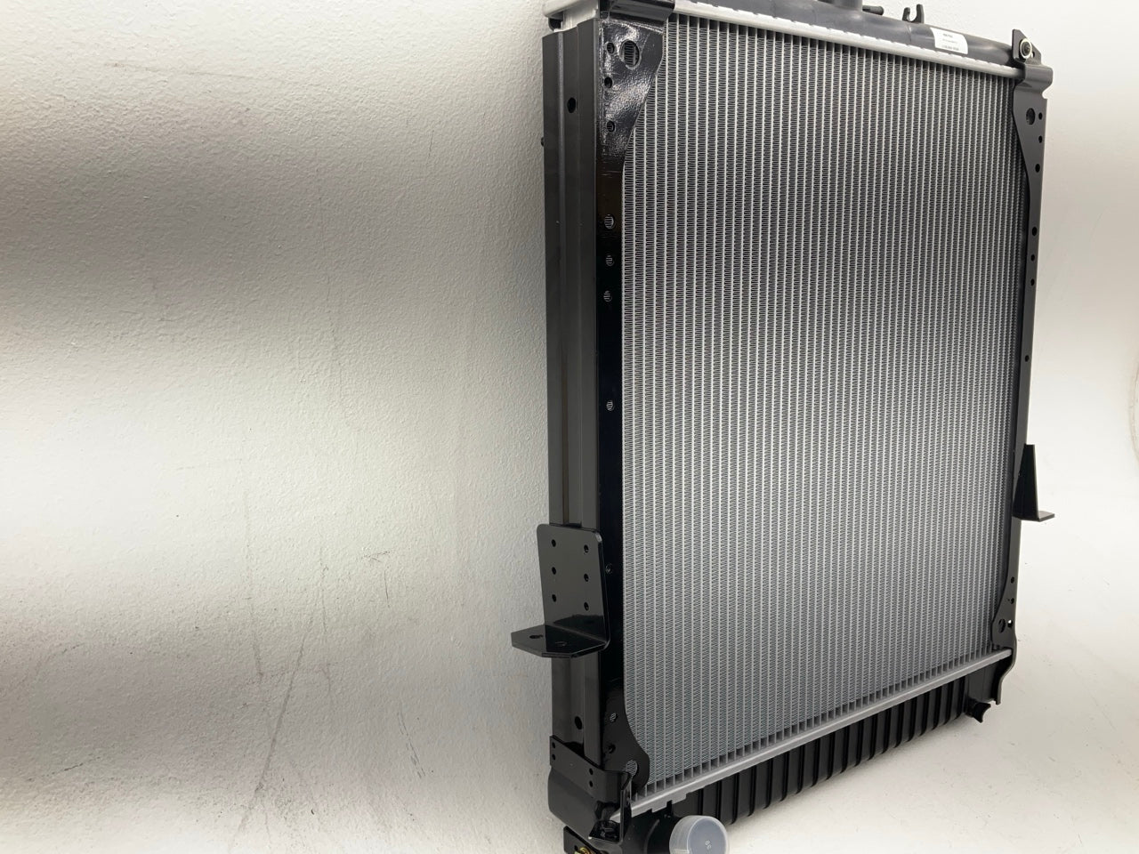 Agility 8067202 Radiator For 1999-2000 Chevy W3500 W4500 Tiltmaster 4.8L DIESEL
