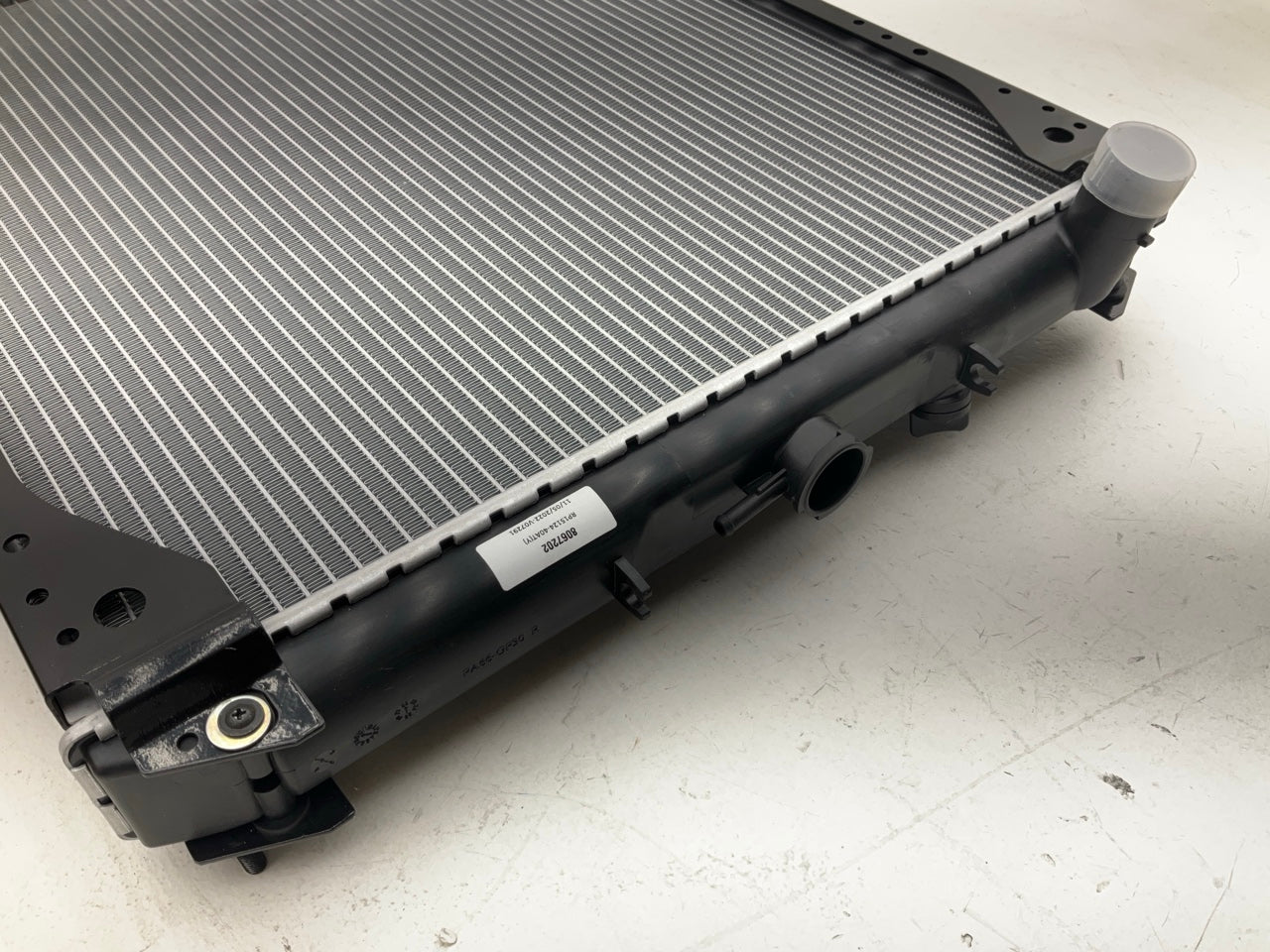 Agility 8067202 Radiator For 1999-2000 Chevy W3500 W4500 Tiltmaster 4.8L DIESEL