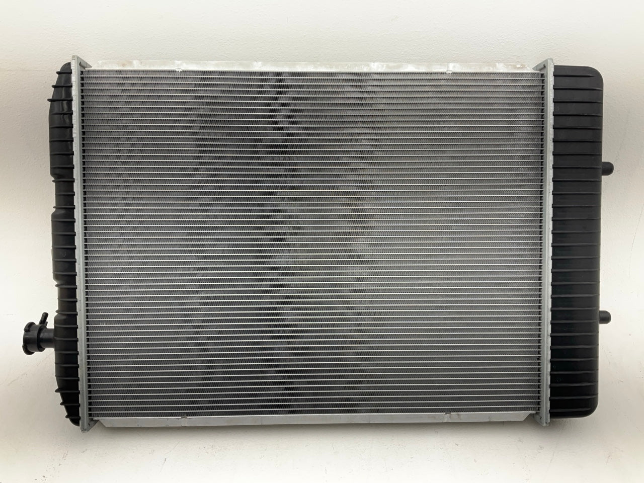 Agility 8067208 Radiator For 1999-2004 Isuzu FTR,  00-02 Isuzu FVR 7.8L DIESEL