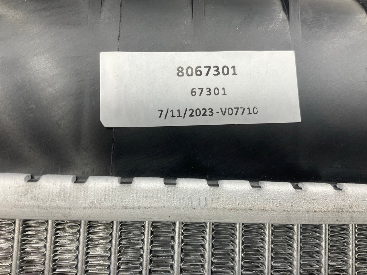 Agility 8067301 Radiator For 1999-2004 Hino FE2620 SG3320 SG3325 8.0L DIESEL