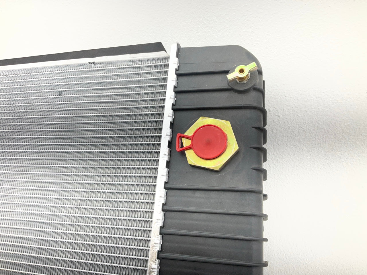 Agility 8070003 Radiator For 2002-2007 International Harvester 7300 7400 7500