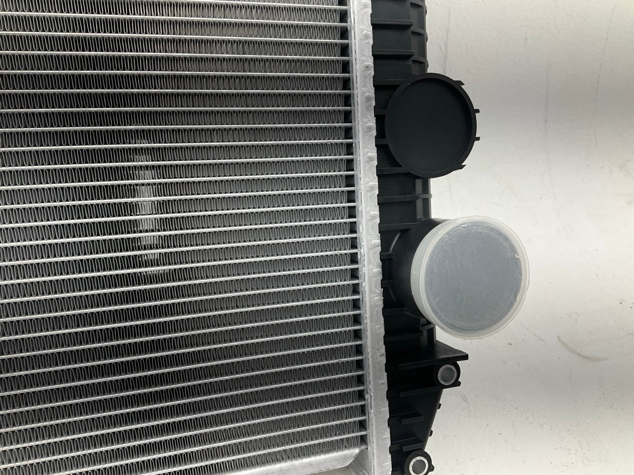 Agility 8070031 Radiator For 1999-2003 Freightliner FL112, 2005-2007 M2 106