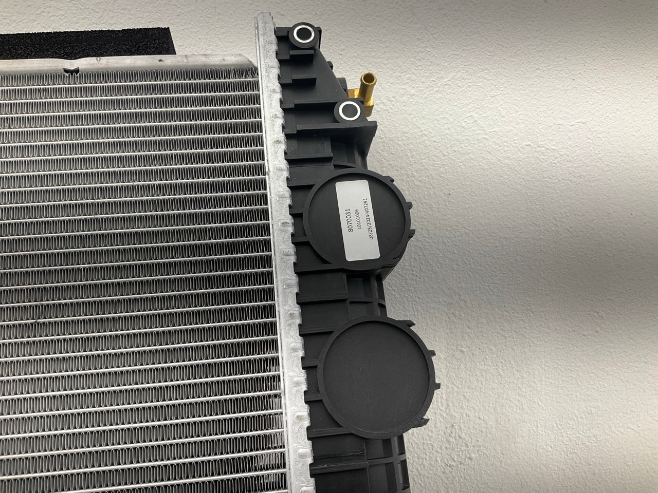 Agility 8070031 Radiator For 1999-2003 Freightliner FL112, 2005-2007 M2 106