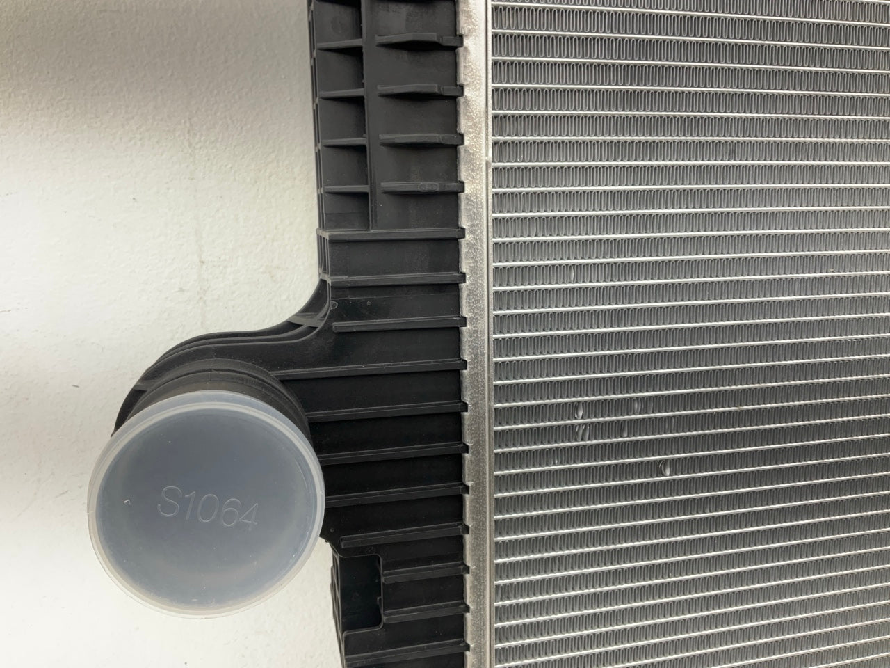 Agility 8070041 Radiator For 2008-2011 Kenworth T660, 2012-2015 W900
